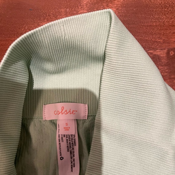 Women's High-Waisted Ribbed Shorts - Light Green - Picture 2 of 2